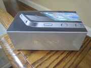 Apple, iPhone 4 32GB Black / White Unlocked